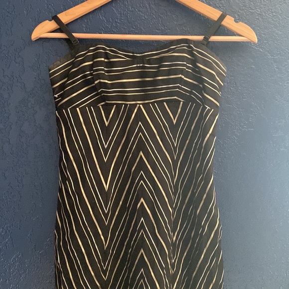 Express Size 2 Cocktail/Evening/Christmas Party Dress - Picture 4 of 4